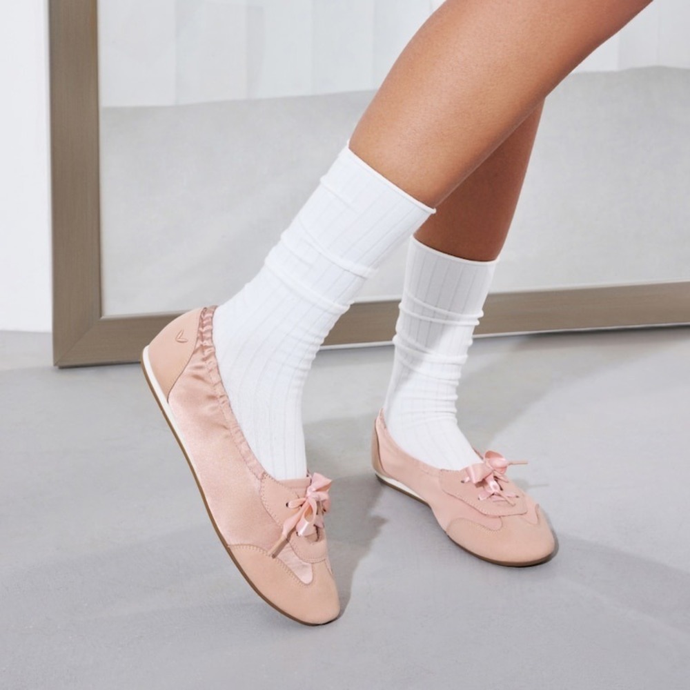 VIVAIA Yanka Peach Blush Satin Ballet Flats Women's US 7.5 / EU 38.5 NIB